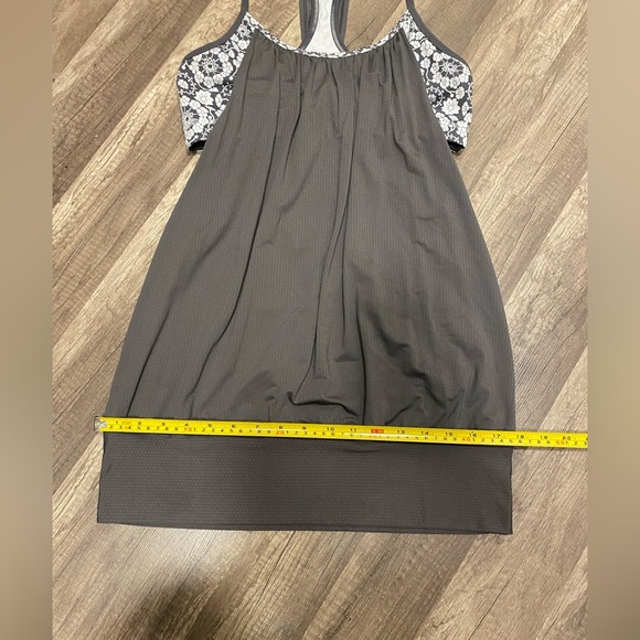 Lululemon Athletic Top size 8 - Picture 4 of 6